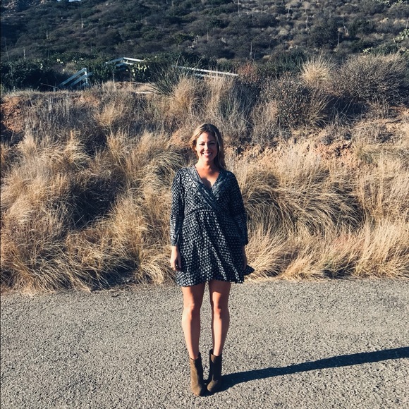 Meet your Posher, Flora - Picture 1 of 1